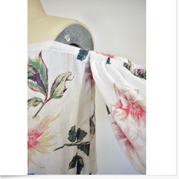 Kimchi Blue UO White Floral Off Shoulder Blouse XS - Picture 3 of 5